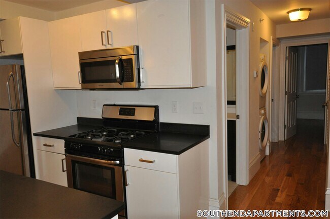 Foto del edificio - 656 Massachusetts Ave