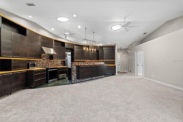 Foto del edificio - 228 51st Street Cir E