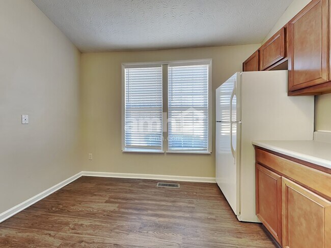 Foto del edificio - 691 Maxwell Ct