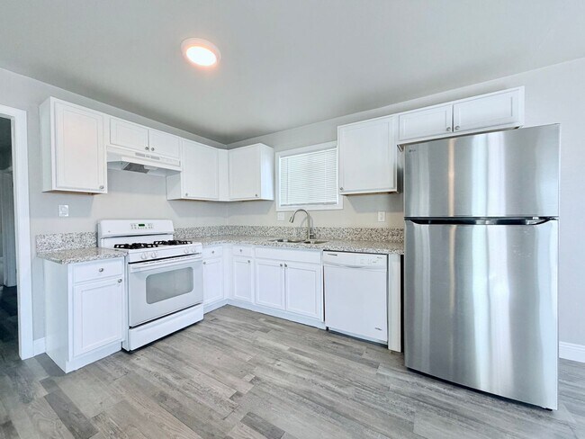 Foto del edificio - Charming 3-Bedroom Home – Move-In Ready