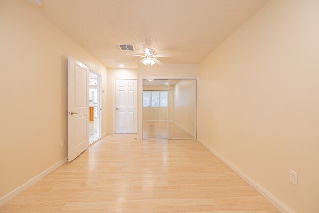 Foto del edificio - 4113 Edison St