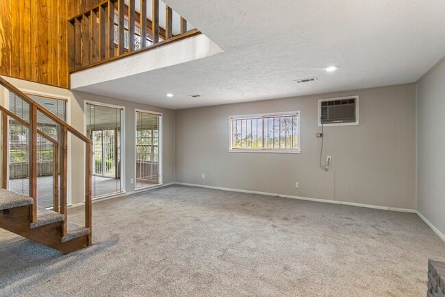 Building Photo - 6602 Indian Lake Dr