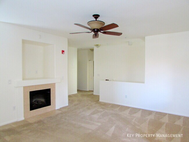 Foto del edificio - 3915 Legend Hills St