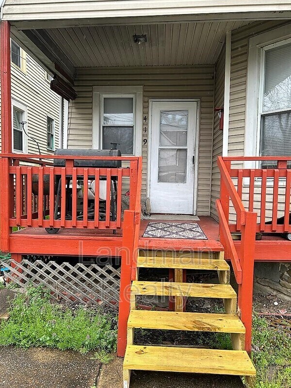 Building Photo - 423 N 5th St