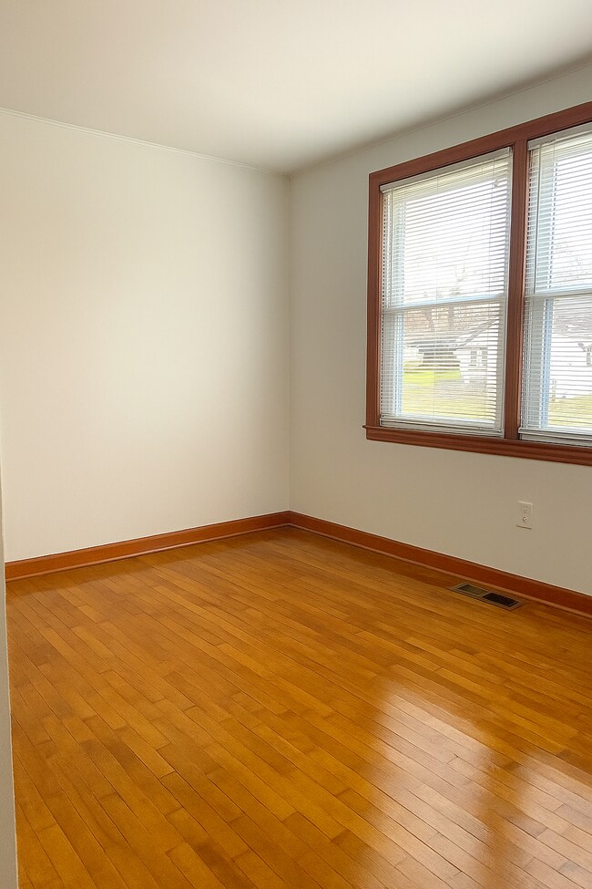 Foto del edificio - 617 Centeroak Dr