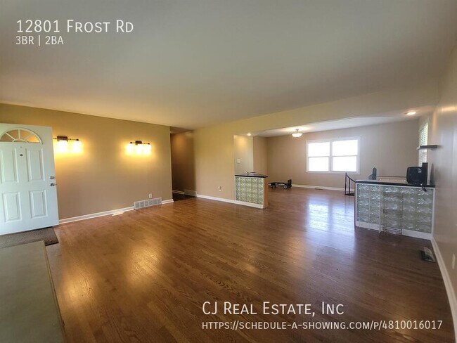 Foto del edificio - 12801 Frost Rd