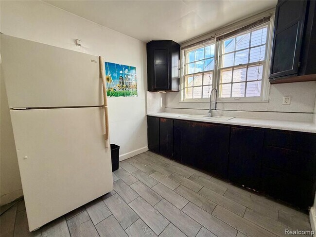 Foto del edificio - 6120 Middlesex St