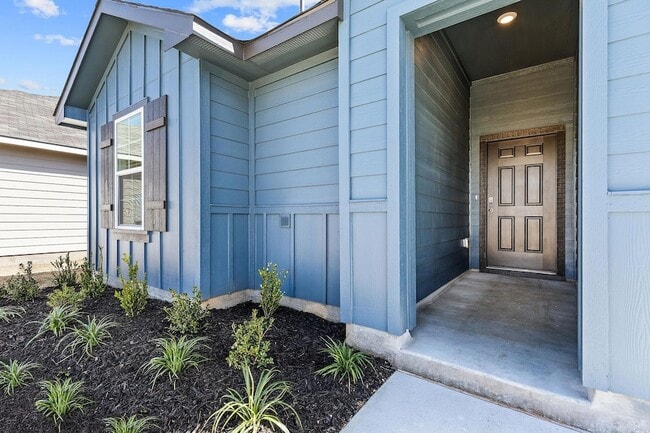 Building Photo - 1702 Miller Ter