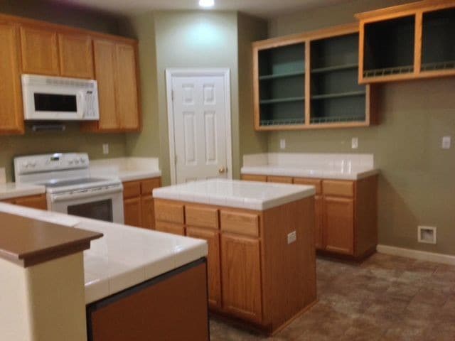 Building Photo - 4178 Red Oak Ln
