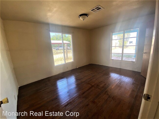 Building Photo - 2 br, 1 bath House - 2825 Dona Ana Rd.