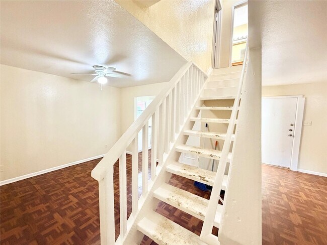 Foto del edificio - 6257 Manor Rd