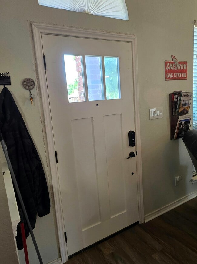 Photo - 1704 Shady Creek Dr House