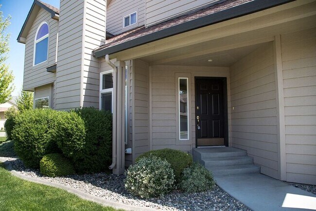 Building Photo - 379 Columbia Point Dr