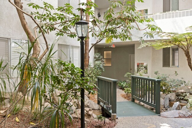 Foto del edificio - 1375 Kelton Ave