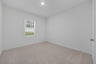 Building Photo - 612 Craven St