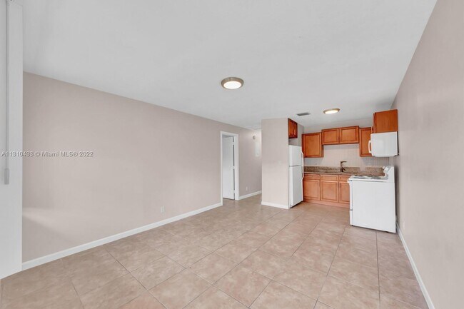 Building Photo - 2610 Riverland Dr