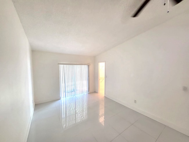 Foto del edificio - 10374 SW 205th Terrace
