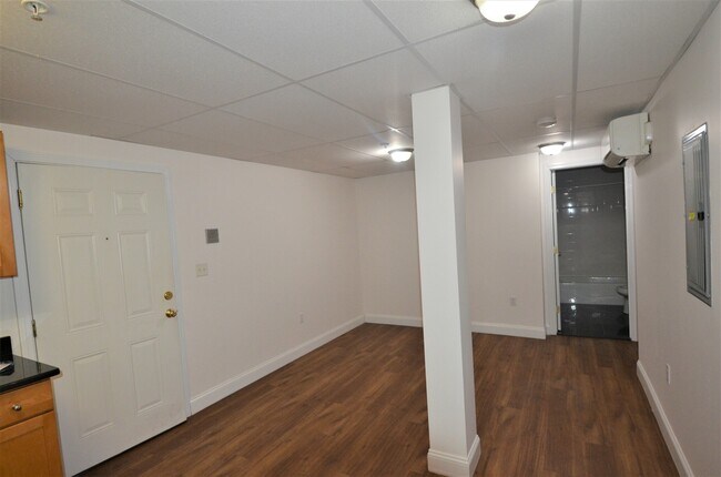Foto del edificio - 58 Westland Ave
