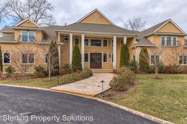 Building Photo - 7 br, 5.5 bath House - 1 Knollwood Crest