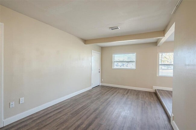 Building Photo - 5624 Balboa Dr