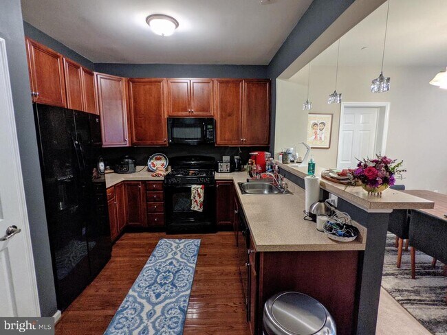 Foto del edificio - 4409 Driftwood Dr