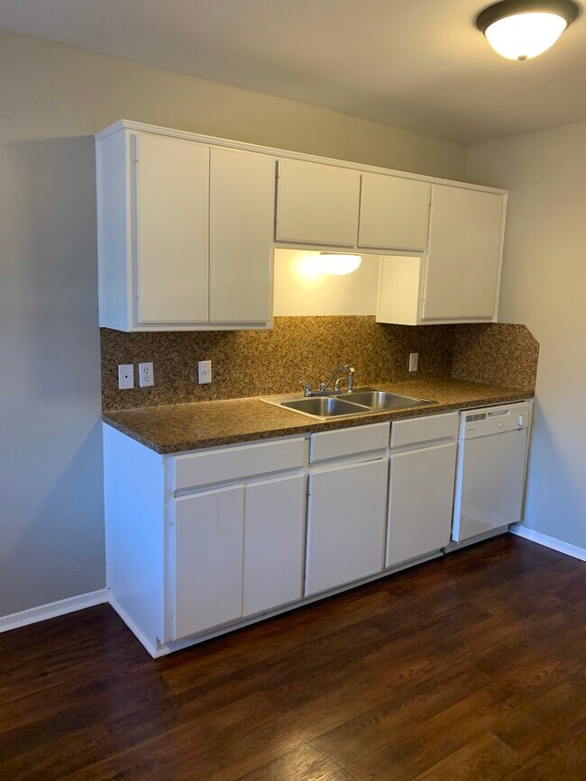 Building Photo - 106 Texas Ave
