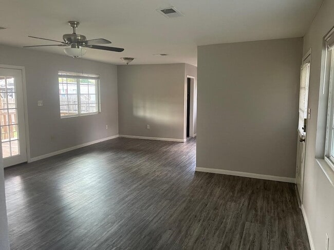 Foto del edificio - 18767 Forest Ln Cir