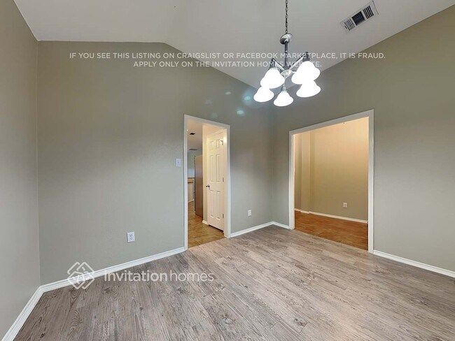 Foto del edificio - 562 Hickory Ln