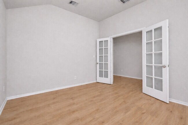 Foto del edificio - 3426 Hughes Mdw Wy