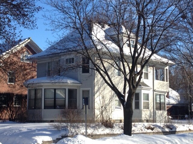 Building Photo - 2056 Selby Ave