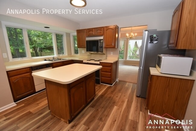 Building Photo - 3144 Stonehenge Dr