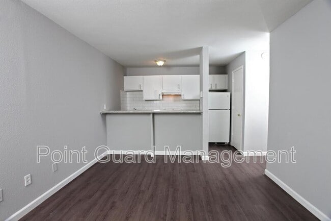 Building Photo - 1212 S. Longfellow