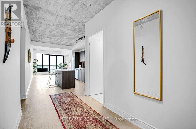 Photo du bâtiment - 608 Richmond St W