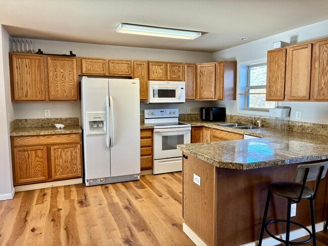 Building Photo - 1009 Forrest Dr