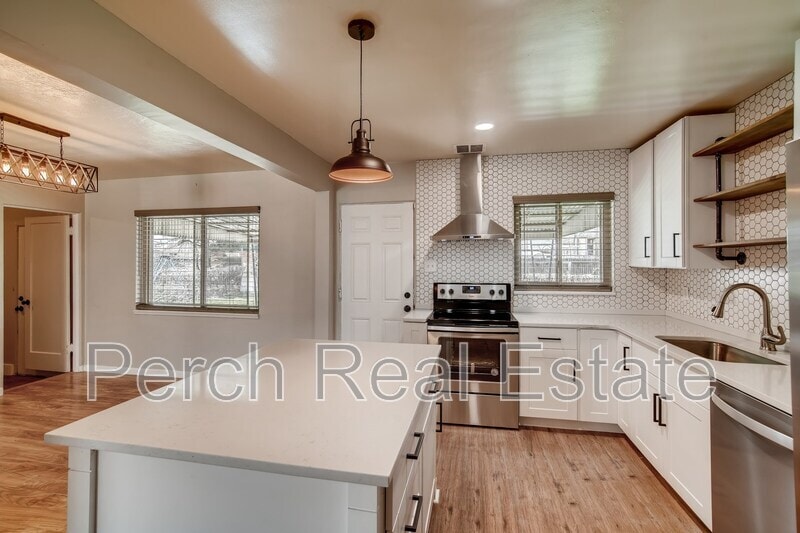 Photo - 1281 Quentin Street