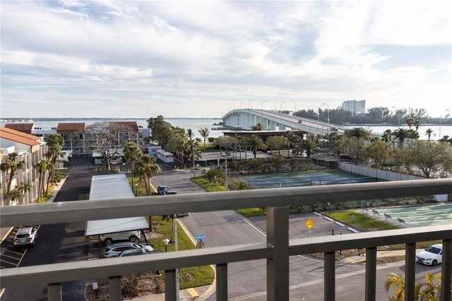 Building Photo - 830 S Gulfview Blvd