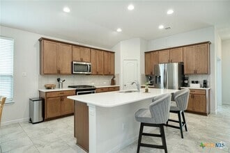 Building Photo - 532 Tanda Ln