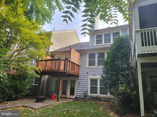 Foto del edificio - 9602 Ridge Ave