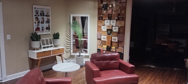 Foto del edificio - 3306 Powhatan Ave
