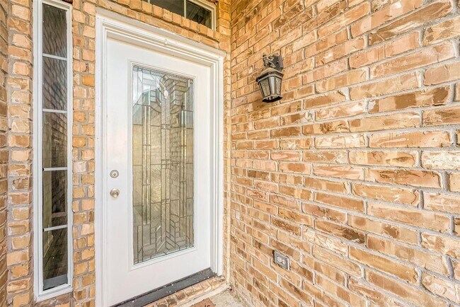 Foto del edificio - 22207 Falconwood Ln