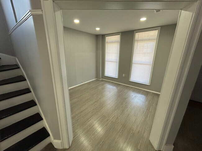 Foto del edificio - 516 Woodbourne Ave