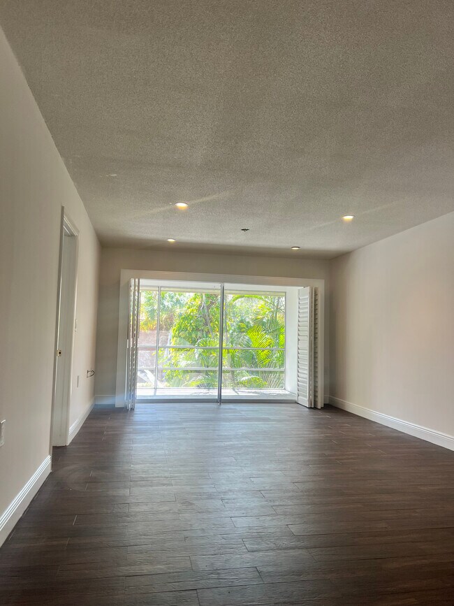 Foto del edificio - 1900 S Kanner Hwy