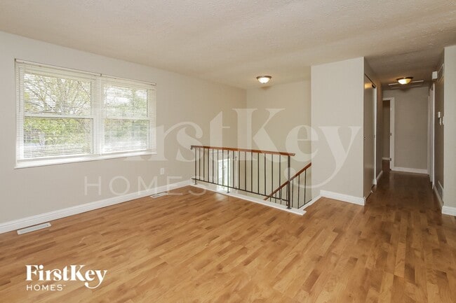 Building Photo - 1494 Meadowbright Ln