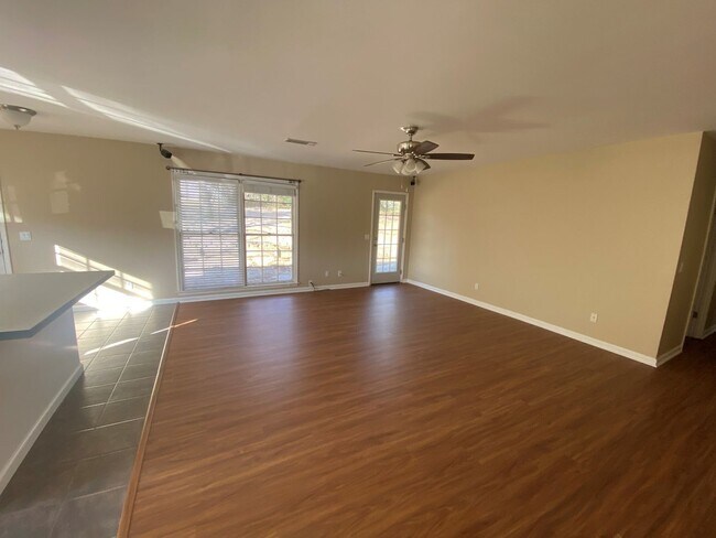 Building Photo - 418 Green Street