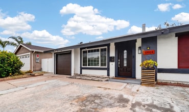 Building Photo - 10924 Montongo St