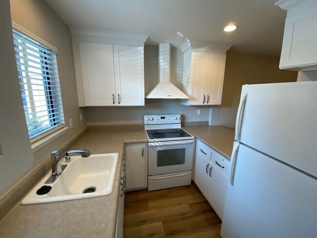 Foto del edificio - 2 Bed 1.5 Bath in Concord (Northwood)
