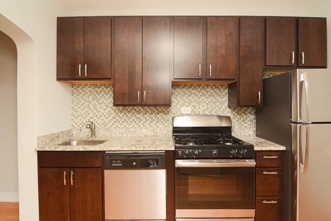 Building Photo - 4242 N Wolcott Ave