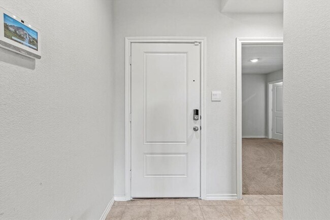 Building Photo - Move-In Ready 3BR/2BA Home with Garage & Private Fenced Yard!