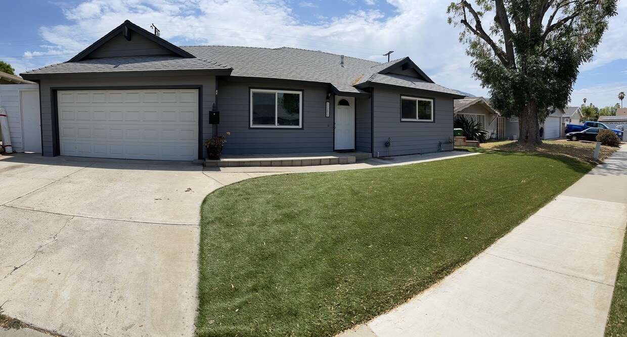 Primary Photo - 1686 Brentwood Dr