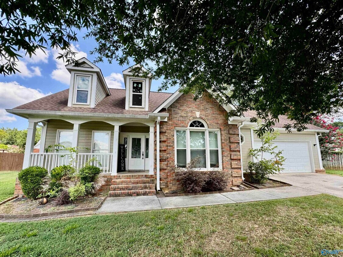 Primary Photo - 107 Palomino Ct